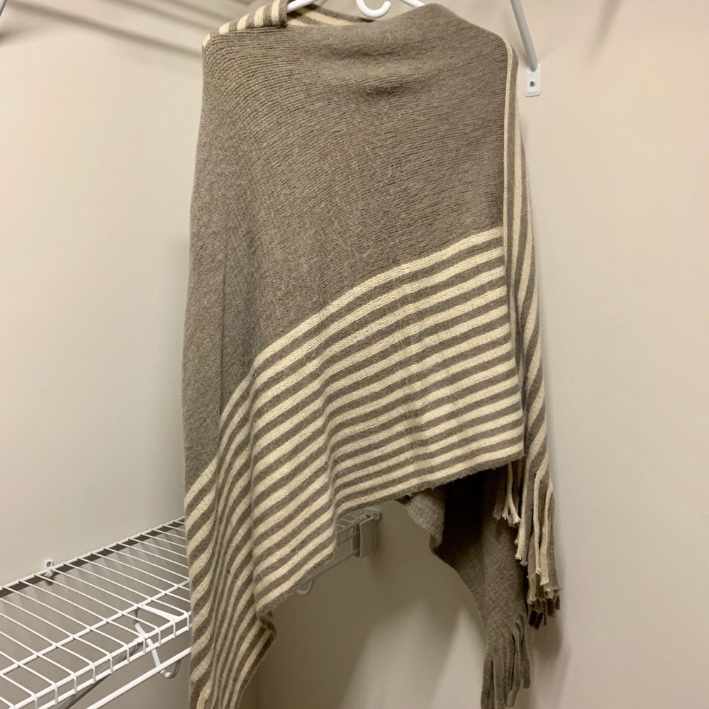 Sweater shawl